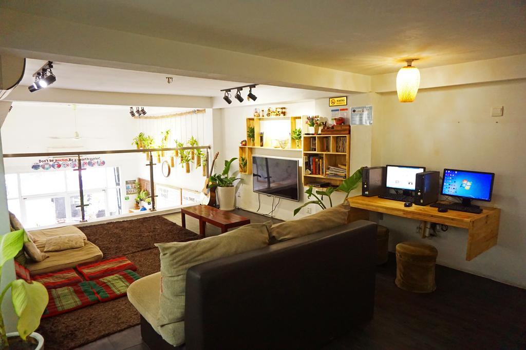 Maya Papaya Cafe & Hostel（One Stop） Пном Пен Екстериор снимка