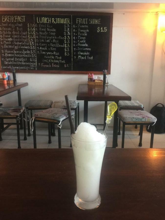 Maya Papaya Cafe & Hostel（One Stop） Пном Пен Екстериор снимка